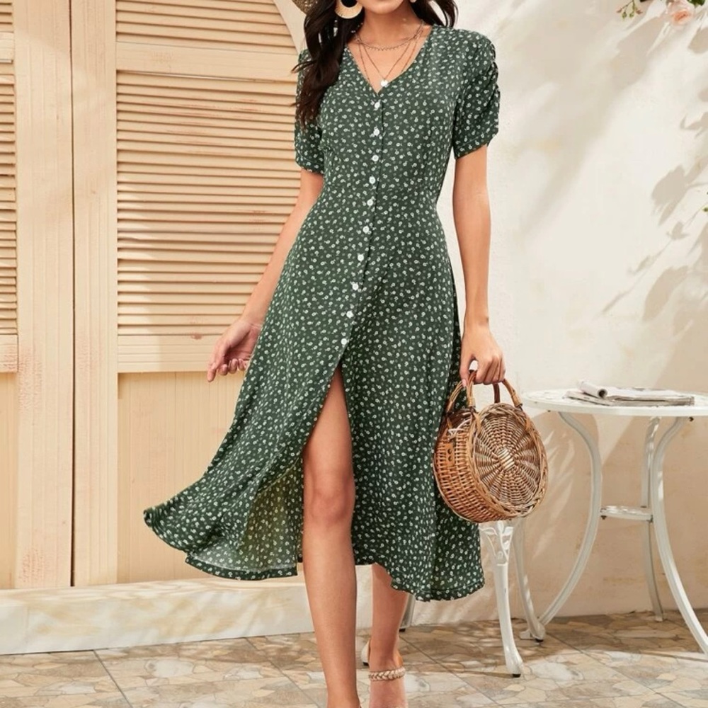 Floral button-down dress in olive green size xl /12